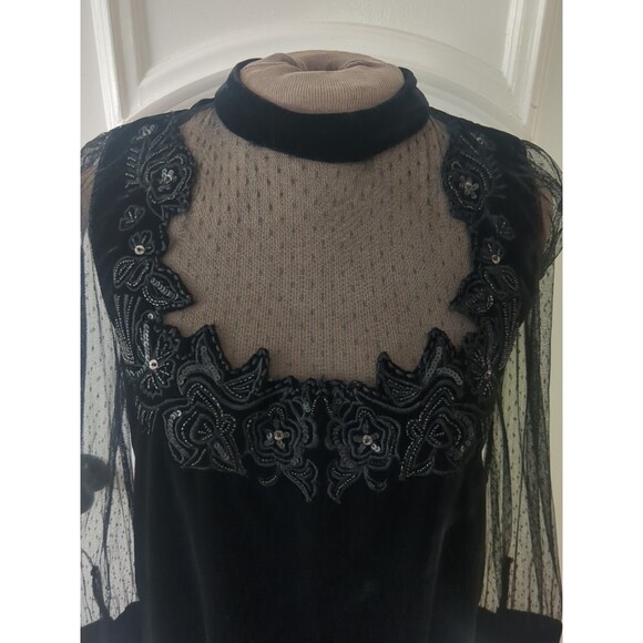 Zara Dress SM Witchy Sheer Sleeves, SweetHeart Neckline Black Velvet Lace - Picture 3 of 13